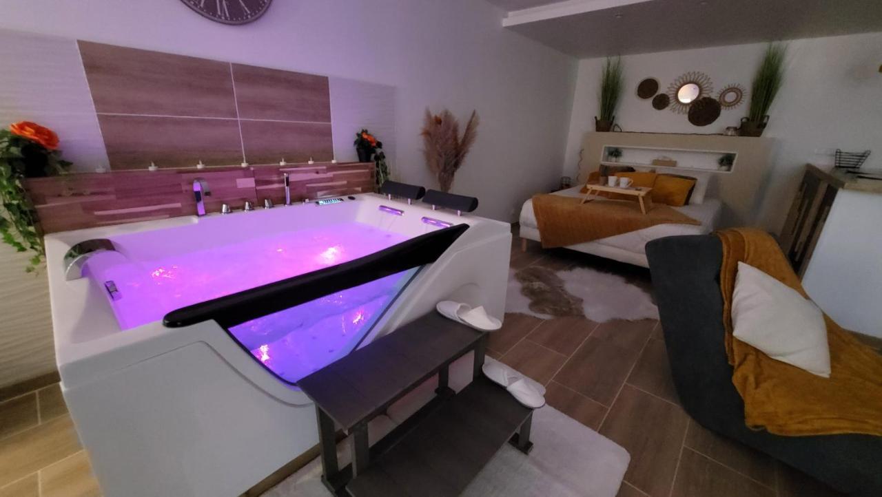 Studio Design Cocon Spa Prive A Deux Pas De Lille Bassee Exterior photo